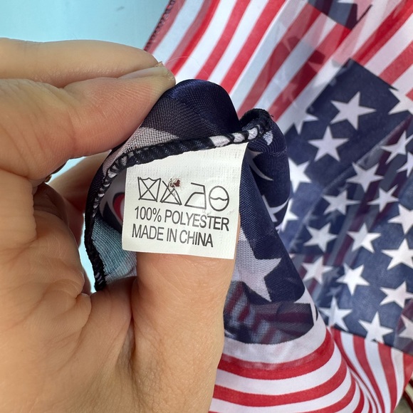 Two Vintage American Flag Scarves - Picture 10 of 14